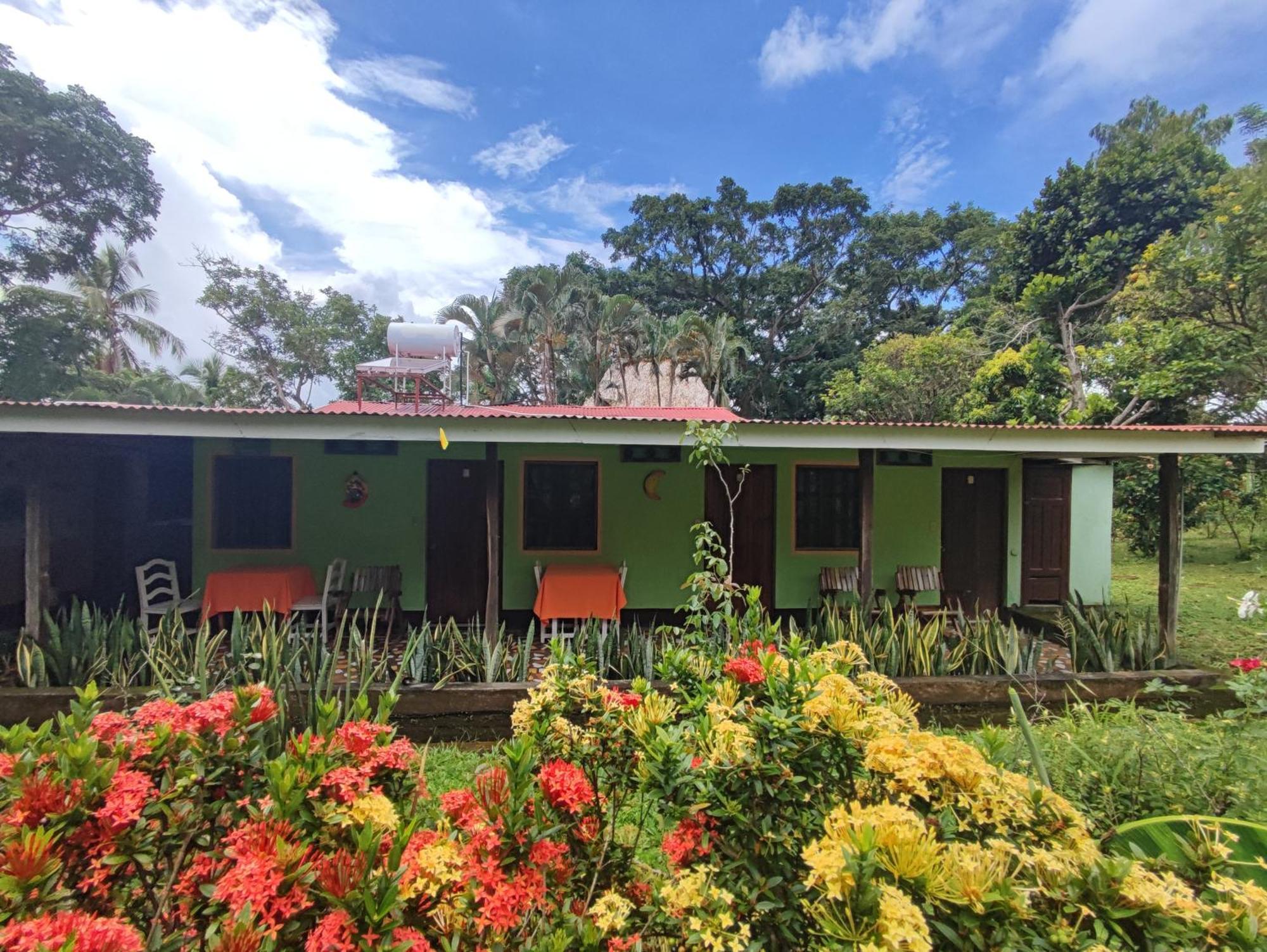 Eco-Lodge El Porvenir. Santa Cruz Rum bild