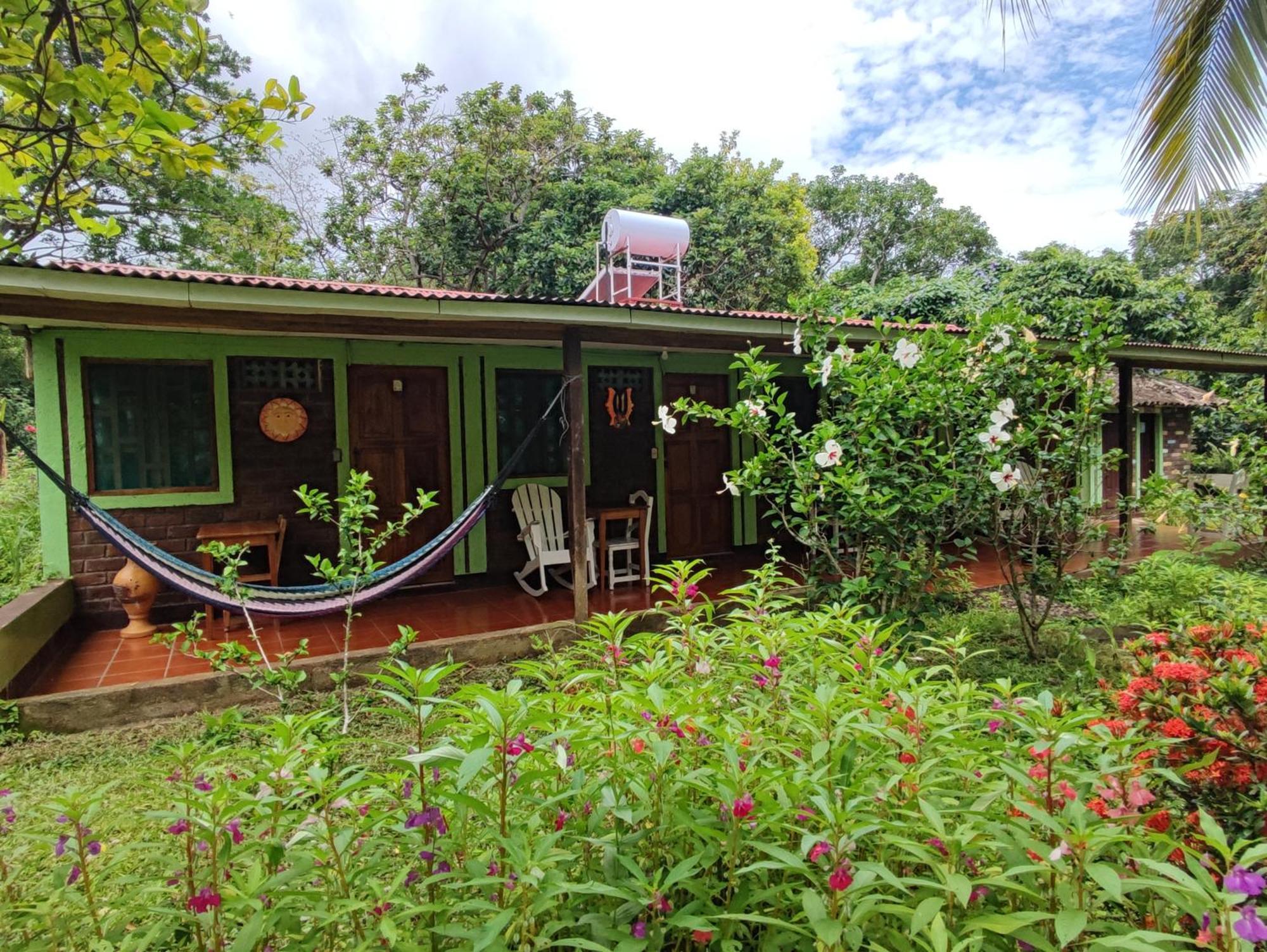 Eco-Lodge El Porvenir. Santa Cruz Rum bild